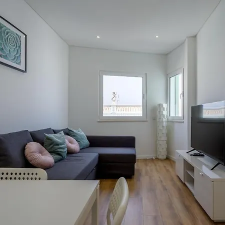 Apartment Bright & Comfy In By Lovelystay Portimao